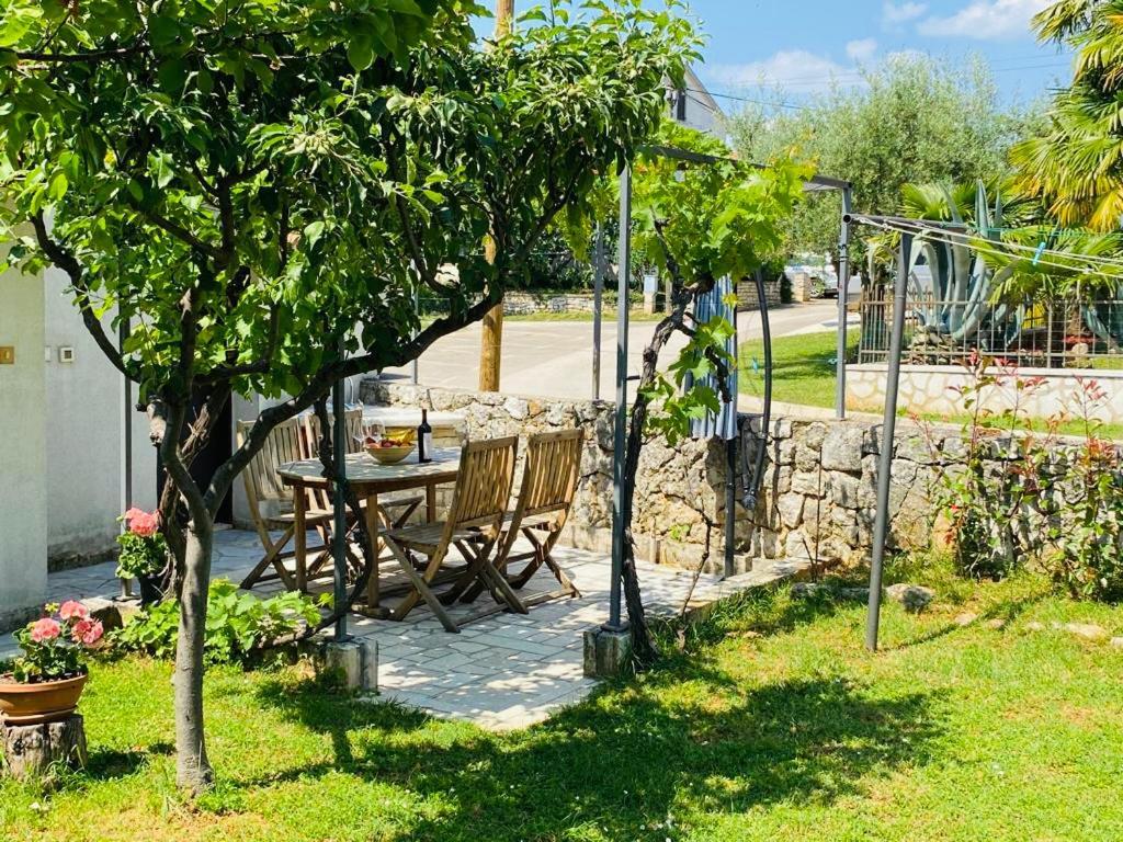 Apartmani Ana Borovac Funtana Exteriör bild