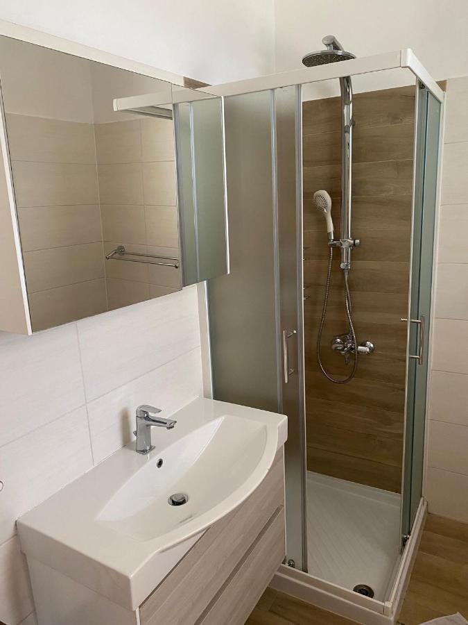 Apartmani Ana Borovac Funtana Exteriör bild